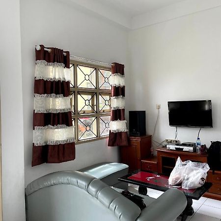 Villa Bukit Indah ブラスタギ エクステリア 写真