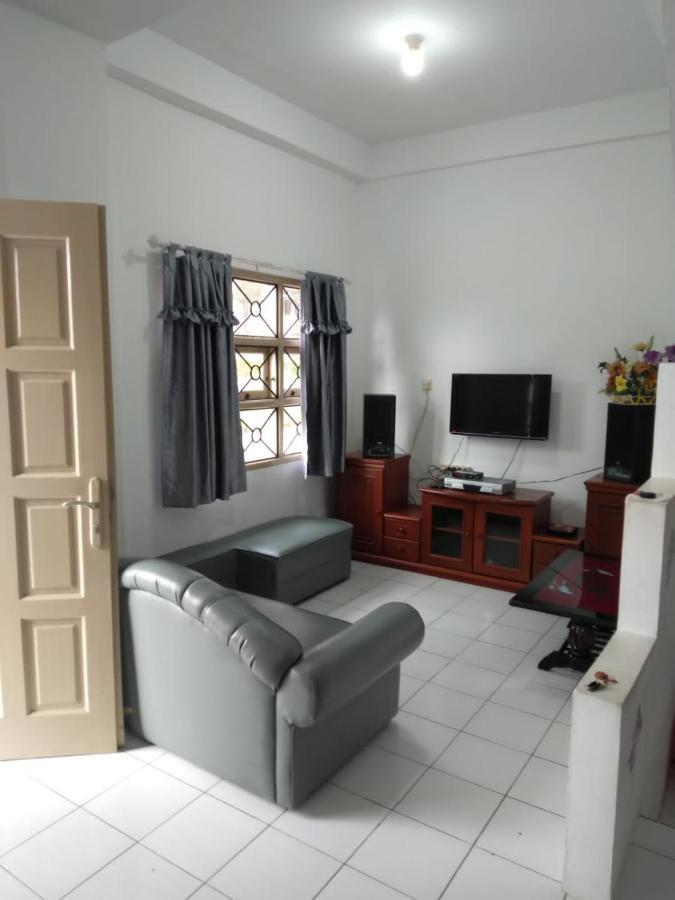 Villa Bukit Indah ブラスタギ エクステリア 写真