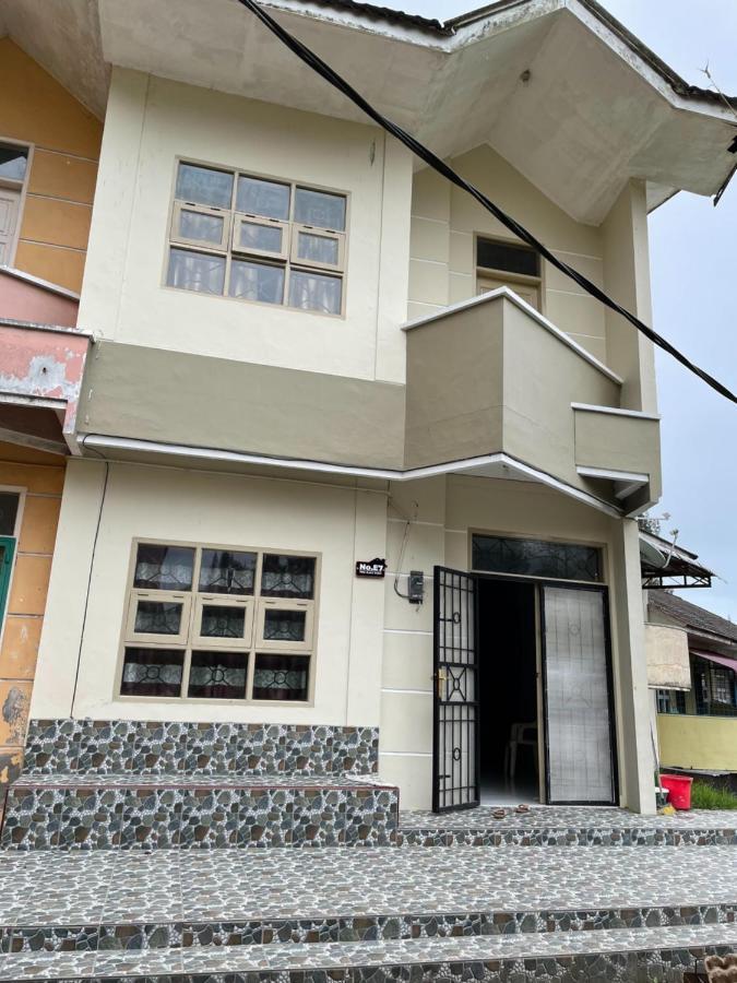 Villa Bukit Indah ブラスタギ エクステリア 写真